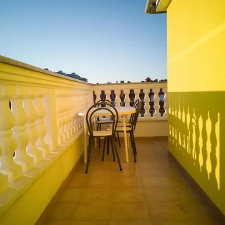 Διαμέρισμα Jela With A Big Balcony *
