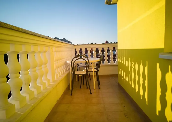 Διαμέρισμα Jela With A Big Balcony *
