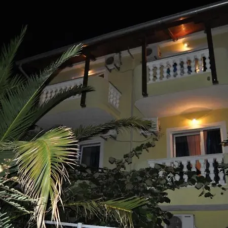 Jela With A Big Balcony פולה