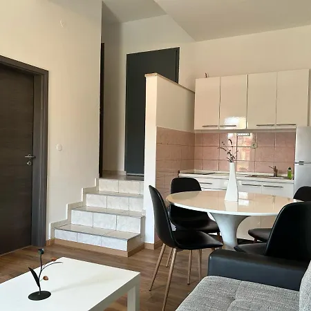 Jela With A Big Balcony דירה